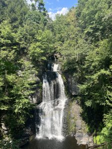 부쉬킬 폭포 (Bushkill Falls)