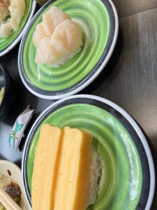 쿠라 회전초밥  (Kura Revolving Sushi Bar)