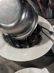 Hank’s Oyster Bar on the Wharf: