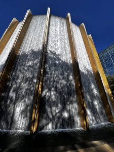 Gerald D. Hines Waterwall Park (제럴드 D. 하인스 워터월 공원)