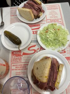 슈워츠 델리 (Schwartz's Deli)