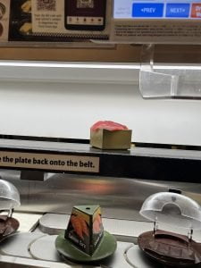 쿠라 회전초밥  (Kura Revolving Sushi Bar)