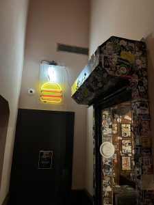Burger Joint  버거 조인트