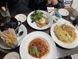 Cafe Un Deux Trois